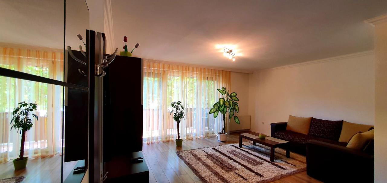 Bazsi Apartman Siofok Luaran gambar