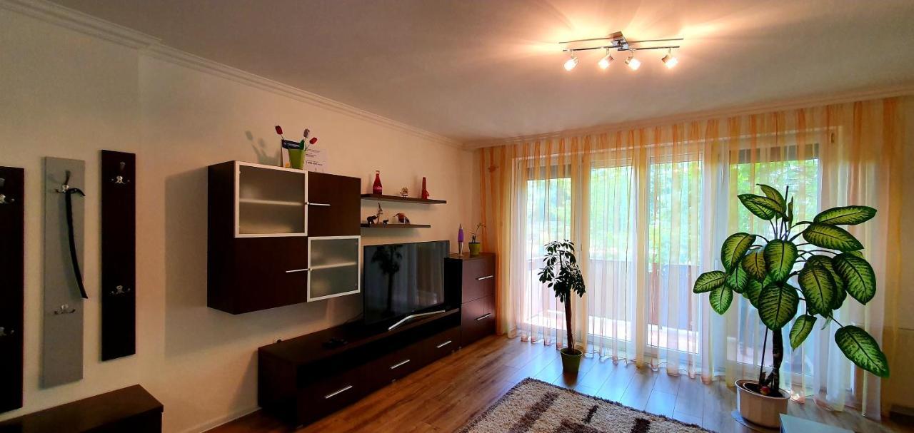 Bazsi Apartman Siofok Luaran gambar