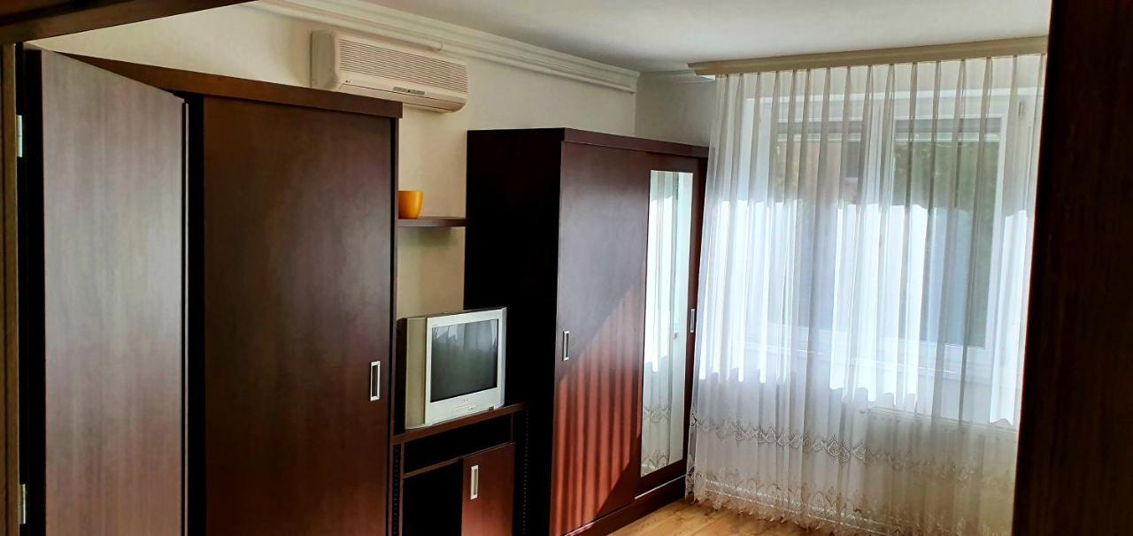 Bazsi Apartman Siofok Luaran gambar