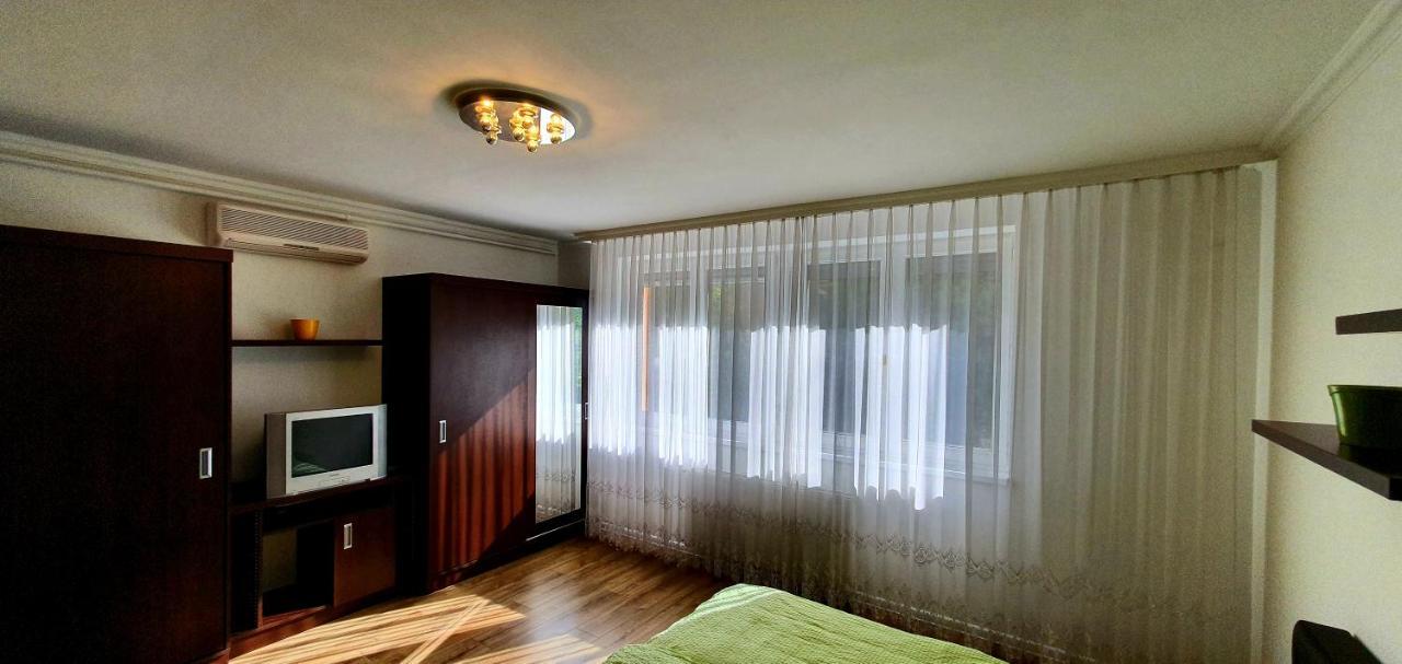 Bazsi Apartman Siofok Luaran gambar