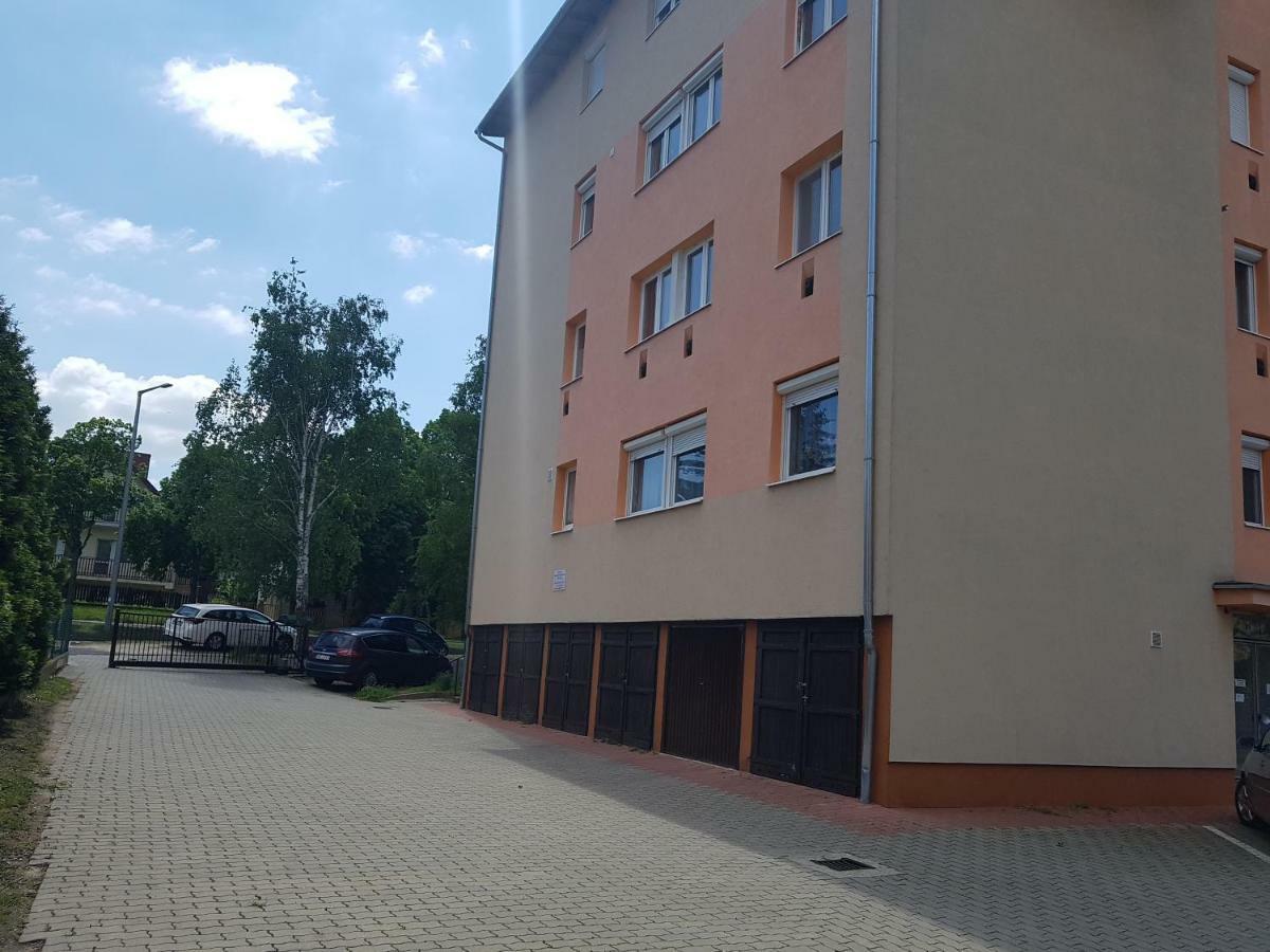 Bazsi Apartman Siofok Luaran gambar